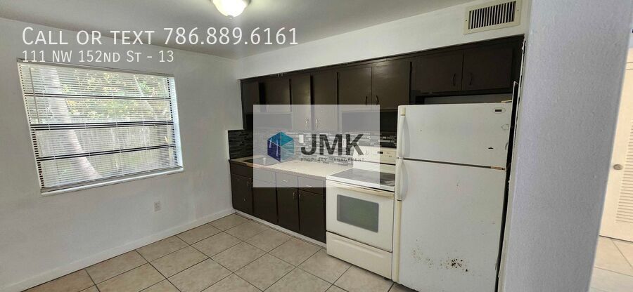 Spacious 2 bedroom unit. Must see! Centrally located. property image