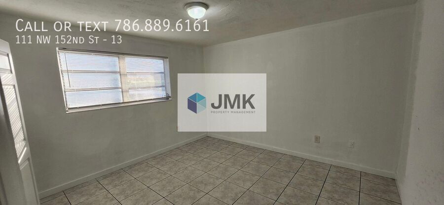 Spacious 2 bedroom unit. Must see! Centrally located. property image