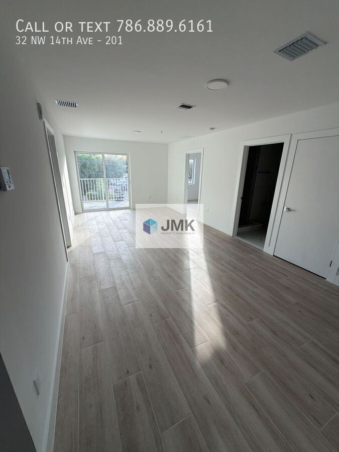 Brand-New 2 Bed / 2 Bath Condo – In-Unit Washer & Dryer property image