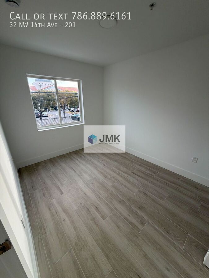 Brand-New 2 Bed / 2 Bath Condo – In-Unit Washer & Dryer property image