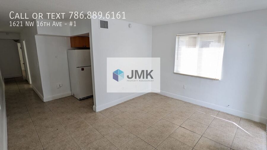 2x1 Available NOW! 900 sqft, Tour Today! property image