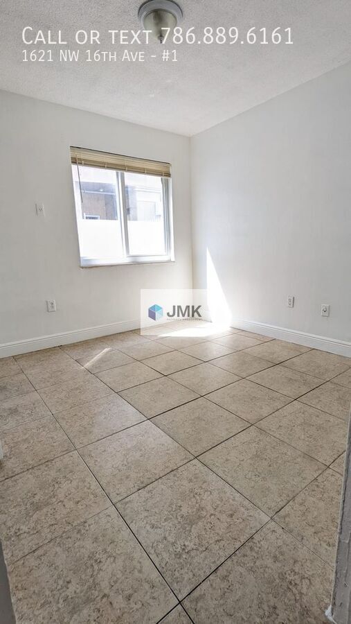 2x1 Available NOW! 900 sqft, Tour Today! property image