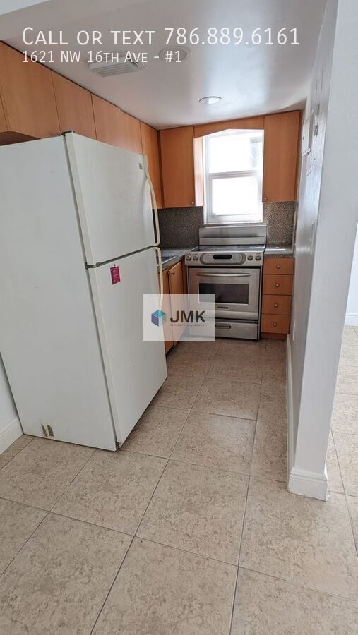 2x1 Available NOW! 900 sqft, Tour Today! property image