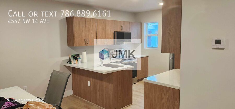 Completely Renovated 2-Bedroom Apartment with Washer & Dryer property image