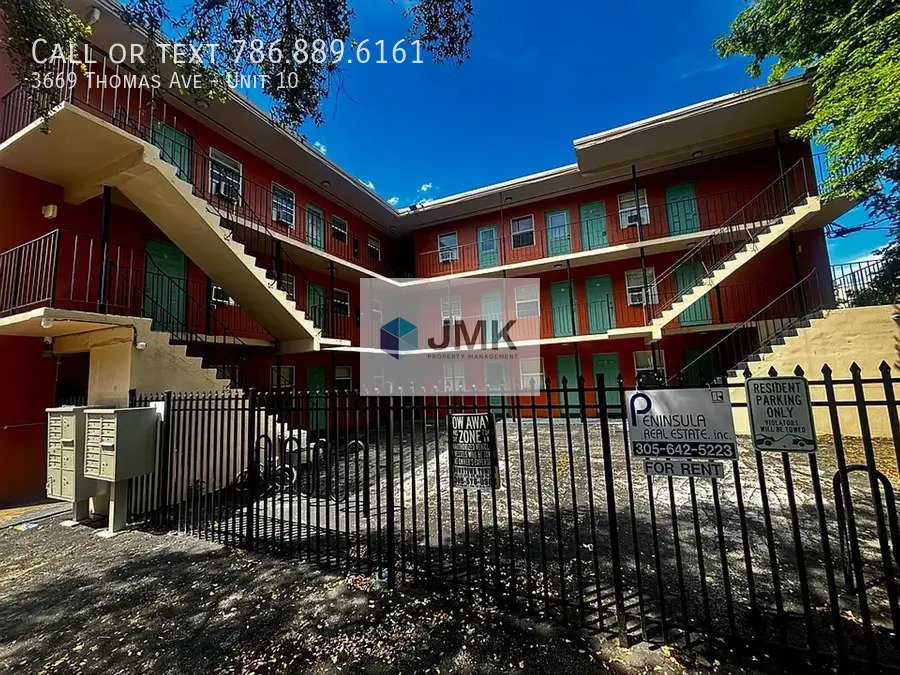 Charming Coconut Grove Living – 3669 Thomas Avenue property image