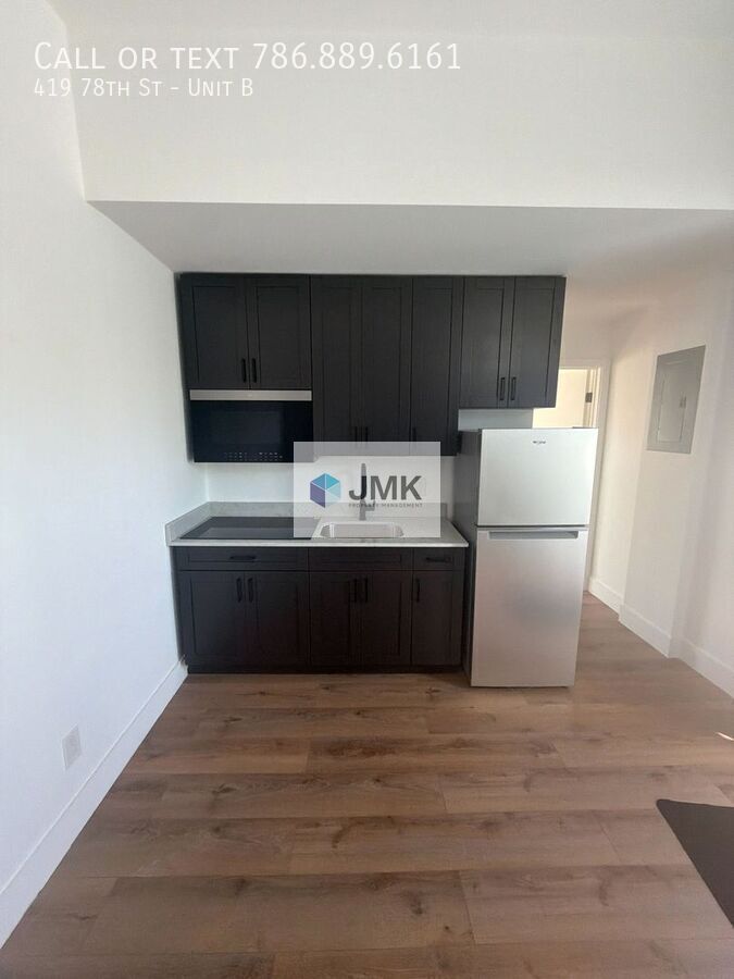 Bright & Spacious 1BR/1BA – Steps from the Ocean - LAST MONTH OF RENT FREE!!! property image