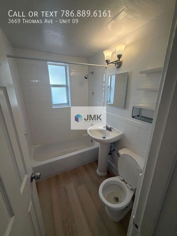 Charming Coconut Grove Living – 3669 Thomas Avenue - 1st MONTH OF RENT FREE!!! property image
