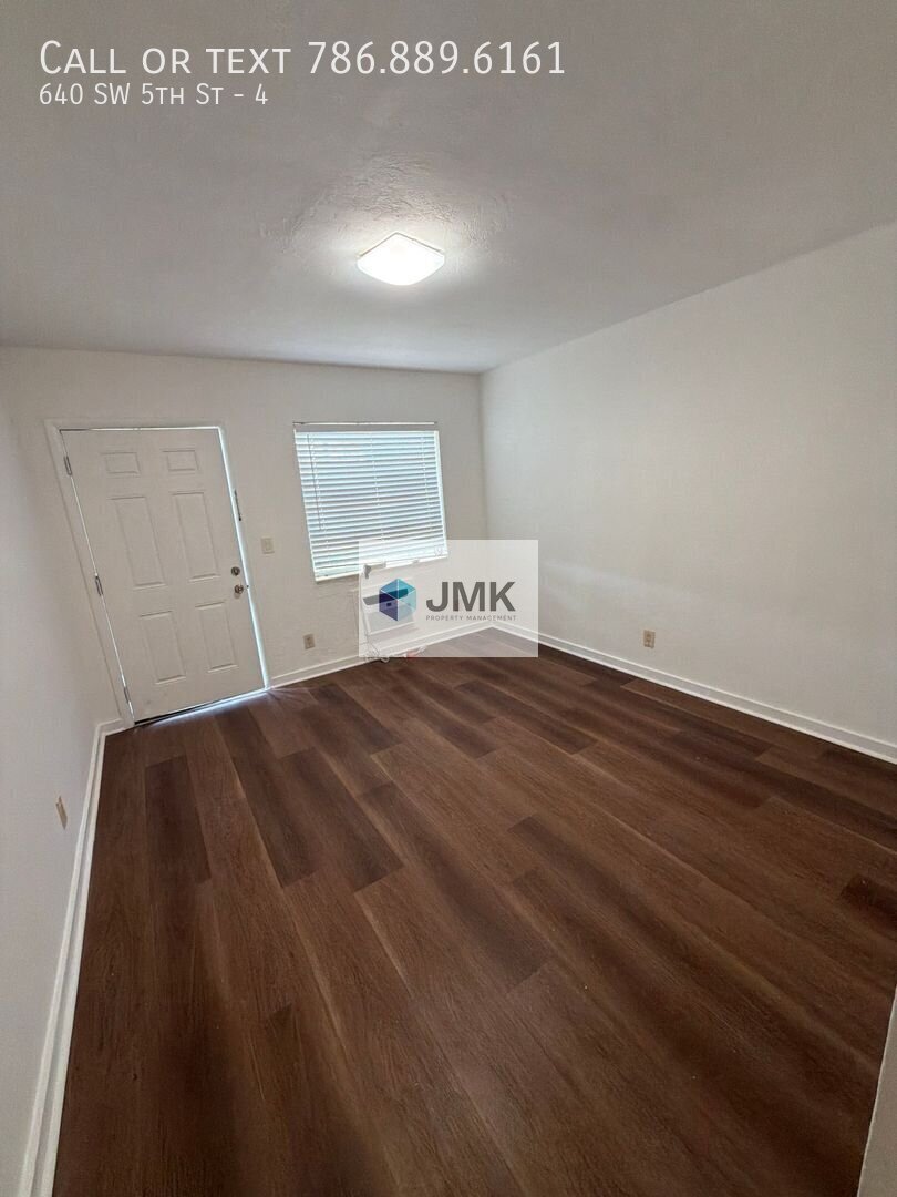 Charming 450 SF Studio - In Unit Washer and Dryer property image