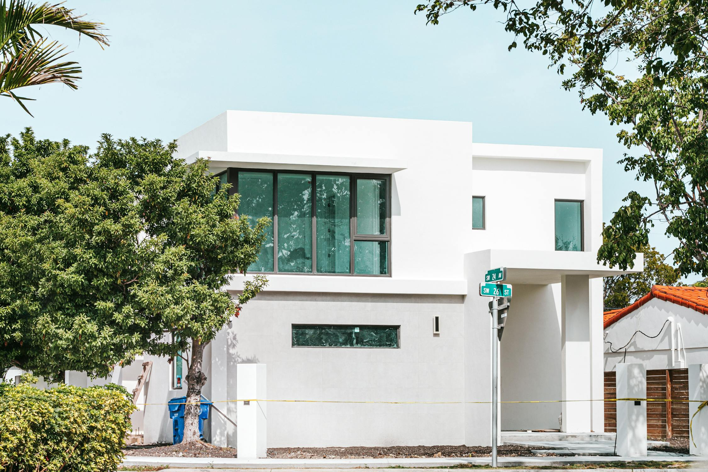 10 Essential Tips for Miami Property Repair Services